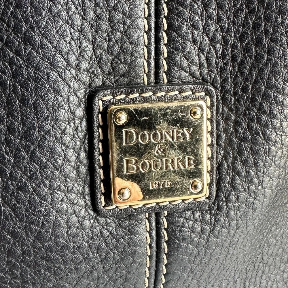 Dooney & Bourke || Black Shoulder Bag Purse gold Tone hardware pebbled